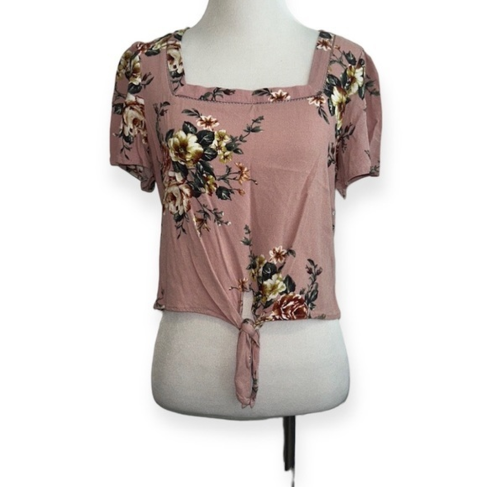 5/$30 🎈 Xhilaration medium‎ floral cropped top